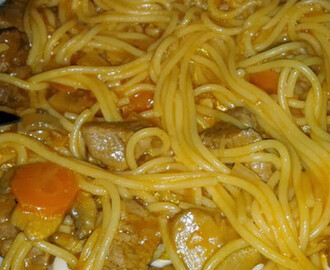 Carne Guisada com Esparguete