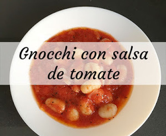 Gnocchi con salsa de tomate