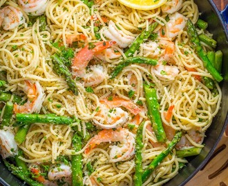 Shrimp Scampi Pasta with Asparagus (VIDEO Recipe)