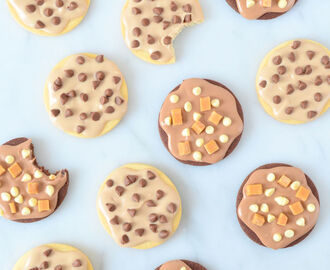 Gedecoreerde chocolate chip cookies koekjes