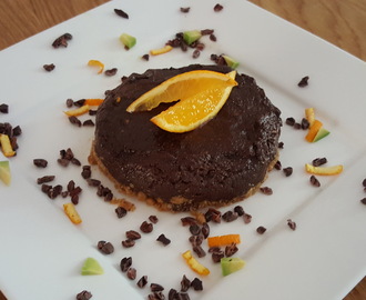 Avocado-Chocolade mousse taart met krokante bodem: glutenvrij en lactosevrij