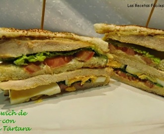 Sandwich de Pollo con Salsa Tártara