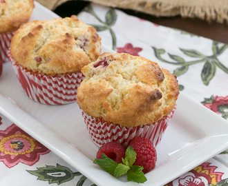 Raspberry White Chocolate Muffins #TwelveLoaves