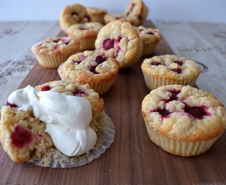 Rasberry cookiedough cupcakes (12-14 kpl)