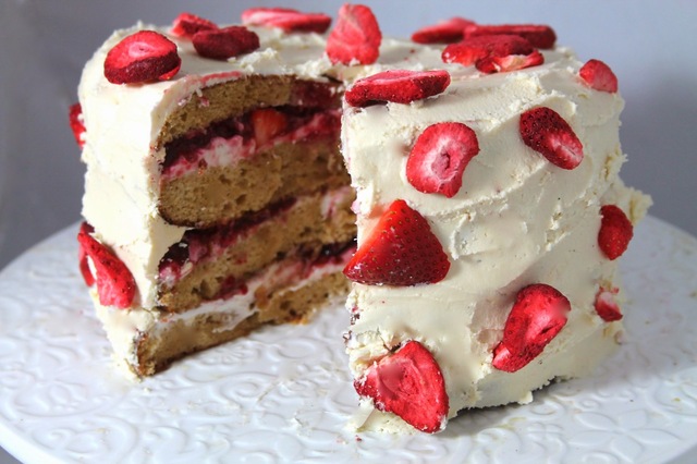 Strawberries and Cream Cake With White Chocolate Frosting (Paleo)