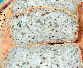 Pão de Manjericão (sem glúten, sem leite, sem ovo, sem soja)