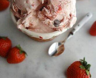 Strawberries & Cream Chocolate Chip Ice Cream {Easy, No Cook, Egg-free}