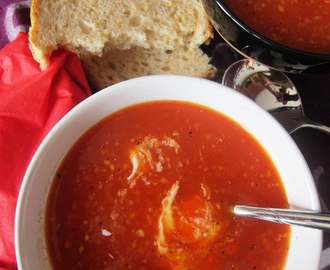 Roasted Red Pepper & Tomato Soup/ Közlenmiş Kırmızı Biberli ve Domatesli Çorba