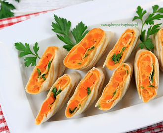 Lunch do zabrania do szkoły lub pracy - wegetariańskie rollsy z pomidorowym hummusem i pieczoną marchewką | Qchenne Inspiracje