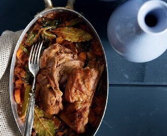 Baked lamb with Winter vegetables and mild spices