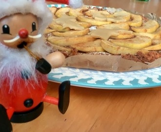 Mandel"matsch"kuchen mit Zimtsternteig und Apfel