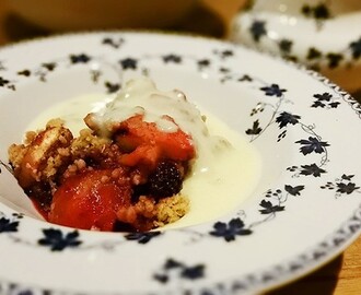 Homemade Apple And Blackberry Crumble Recipe