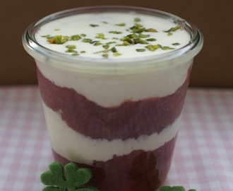 Rhabarber-Crème fraîche-Trifle- Das erste mal Rhabarber selbst verarbeitet - fruchtig und frisch - perfekt für einen Sommertag