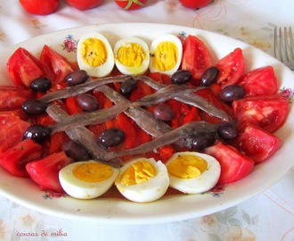 Ensalada de pimientos huevos y anchoas