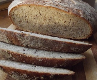 Chleb pszenny drożdżowy z siemieniem i olejem
