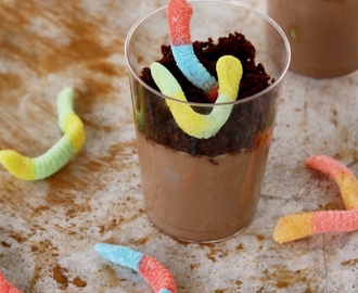 Dirt & Worms Pudding – Kids’ Delight!