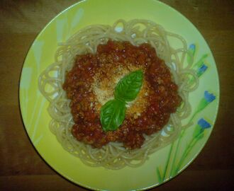 Spaghetti con sugo di carne (popularnie zwane bolognese)