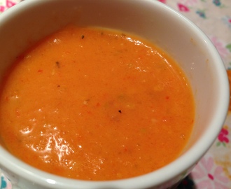 ROASTED TOMATO AND RED PEPPER SOUP