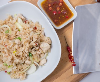 Thaiklassikko - paistettu riisi - khao pad prik gai