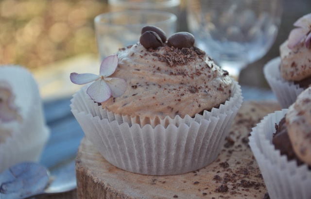 Csokis cupcake kávés mandulás krémmel - paleo