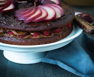 Herbstliche Schokoladentorte mit Rotweinbirnen / delicious harvest chocolate cake with red wine pears
