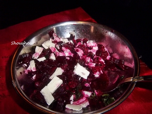 Rote Beete Himbeer Salat mit Schafskäse