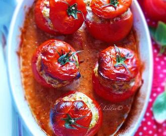 Tomates Farcies au poulet et aux Lardons, sauce Menthe & Basilic