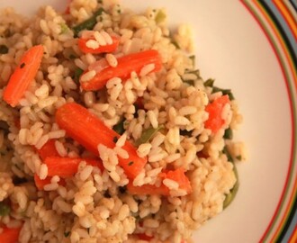Vegetarisk risotto med morötter och bönor