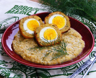 Vegetáriánus skót tojás vöröslencse főzelékkel