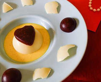 Panna Cotta vanillée & coeur de framboises sous dôme au chocolat blanc