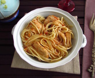 Stewed chicken with spaghetti | Food From Portugal