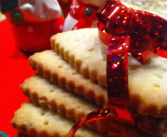 Shortbread Cookies - the best traditional old fashioned oatmeal shortbread ever!
