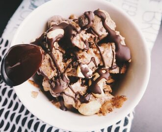 Pähkinä-suklaajäätelö