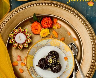 Kala Jamun Recipe | Kala Jamun Easy Diwali Sweet Recipe | Kala Jamun Using Paneer & Mawa