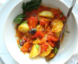 gulasz z papryki i ziemniaków - peperonata - stewed peppers and potatoes