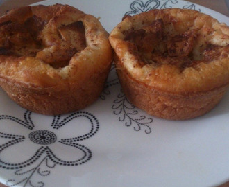 Pannkaksmuffins med äpple och kanel