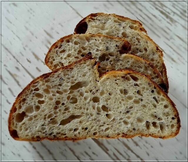 Kovászos kenyér quinoával