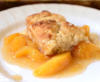 Easiest Gluten Free Peach Cobbler Recipe Ever!