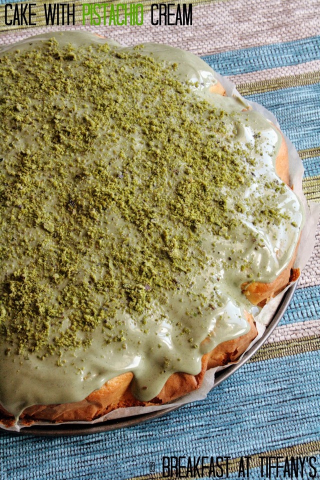 Torta con crema di pistacchio / Cake with pistachio cream