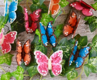 How to Make Chocolate Butterflies for Easy Cake Decorating