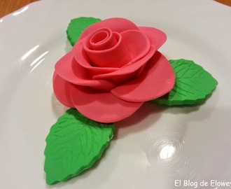 Tutorial sobre cómo hacer rosas con fondant