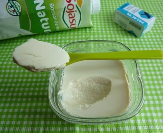 yaourts soja maison à seulement 45 kcal avec boisson nature Sojasun et ferments Yalacta (sans gluten et sans sucre)