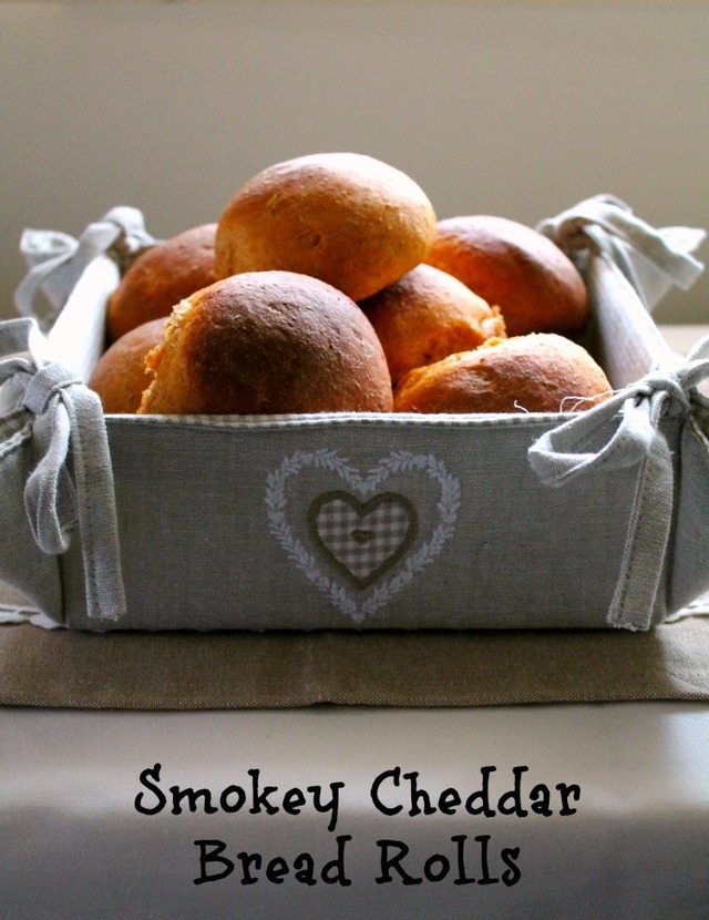 Smokey Cheddar Bread Rolls