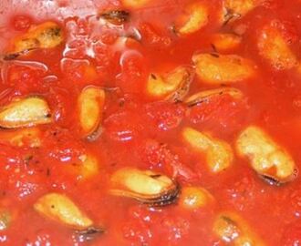 Recette de moules à la tomate et à la feta - sans gluten (Grèce)