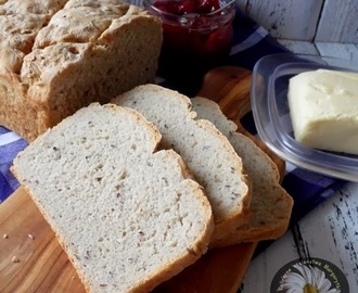 Chleb pszenno – żytni z siemieniem lnianym (na drożdżach)