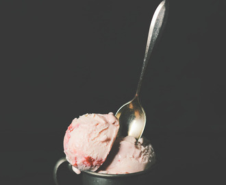 fennel and roasted strawberries frozen yogurt
