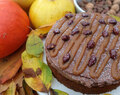 Gâteau d'automne aux noisettes, chocolat orange et caramel beurre salé