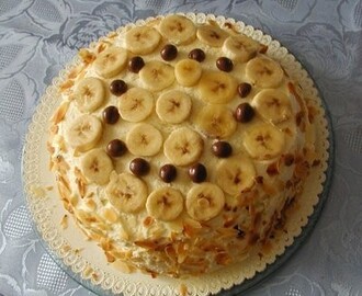 Torta soffice con crema e banane