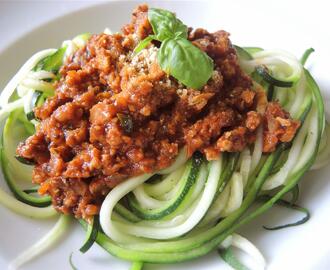 Zucchini-Spaghetti Bolognese – vegan