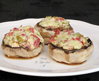 Champiñones rellenos de queso y salchichón de pavo – Stuffed mushrooms with cheese and pepperoni